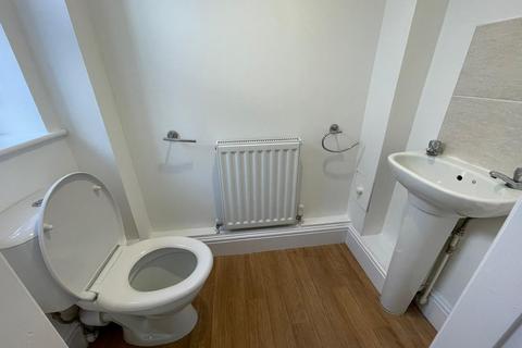 3 bedroom terraced house to rent, Winterton Close, Pocklington