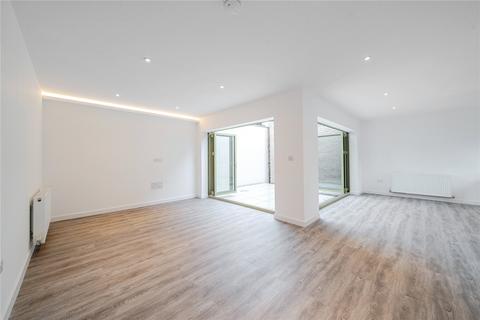 2 bedroom house for sale, Brook Mews, London, N13