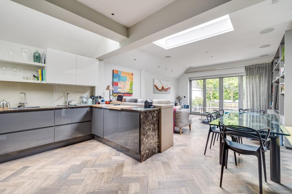 Kitchen/Open Space