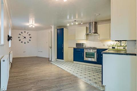 2 bedroom flat to rent, Bromhall Road, Dagenham