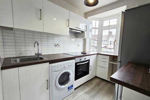 2 bedroom flat for sale, Cleveley Crescent, London, W5