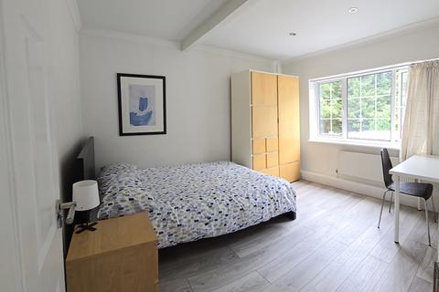 2 bedroom flat for sale, Cleveley Crescent, London, W5