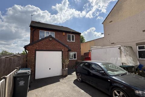3 bedroom detached house for sale, Oversetts Road, Swadlincote DE11