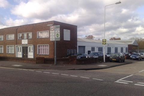 Warehouse to rent, 31-33 Fowler Rd Ilford IG6 3UT