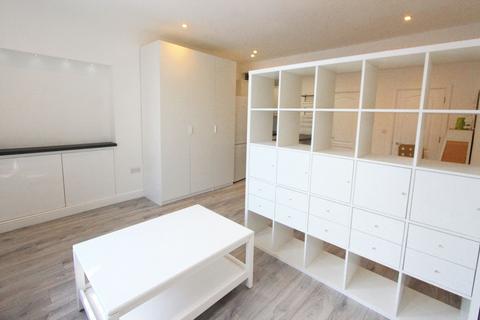 Studio to rent, Week Street, Maidstone ME14
