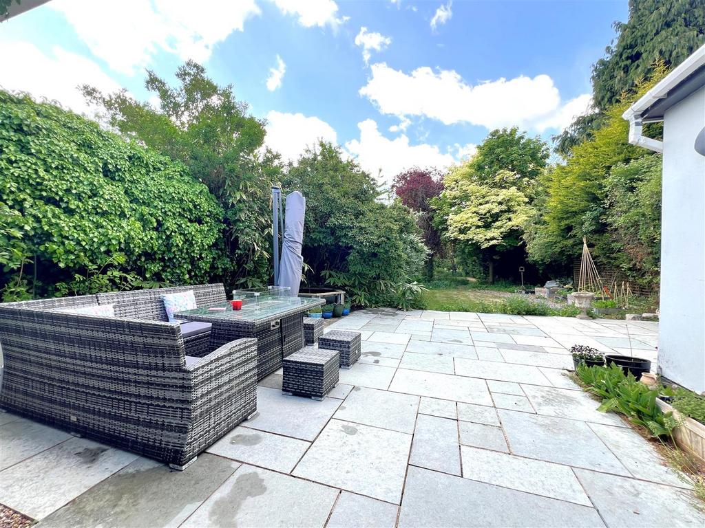 Patio 1.jpg