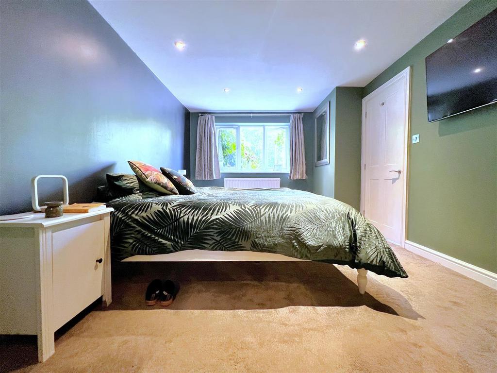 Bed 1.1.jpg