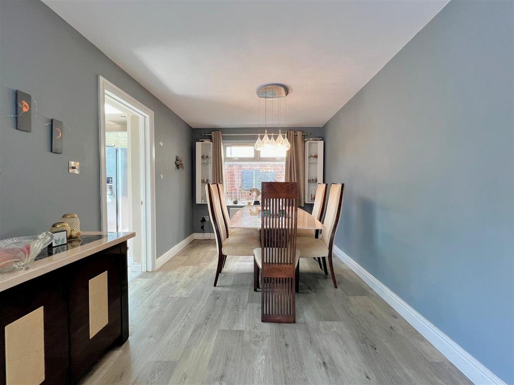 Dining room.jpg