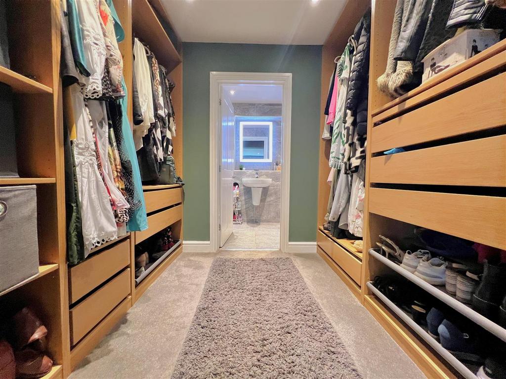 Dressing room.jpg