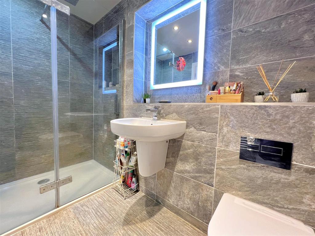 Ensuite.jpg