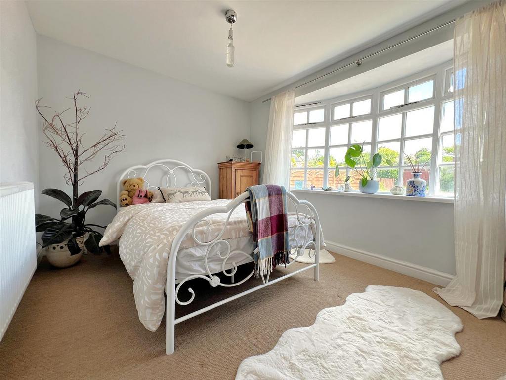 Bed 3.jpg