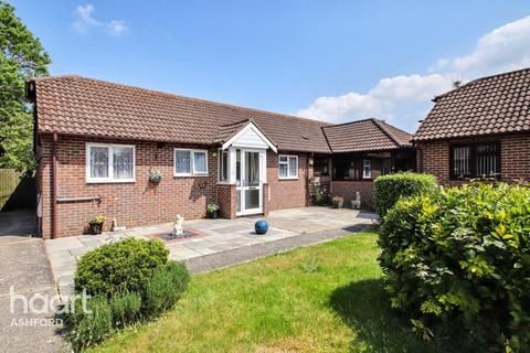 2 bedroom semi-detached bungalow for sale