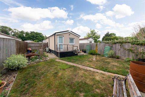 3 bedroom park home for sale, Lyndene Road, Didcot