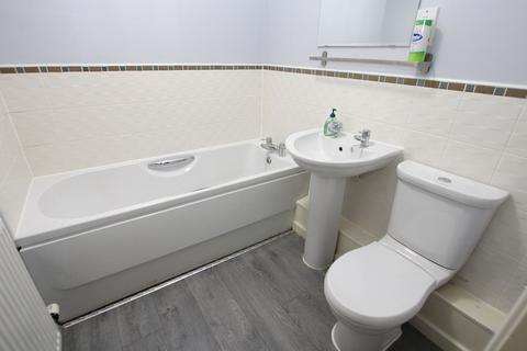 2 bedroom apartment to rent, Rylands Drive, Warrington, WA2