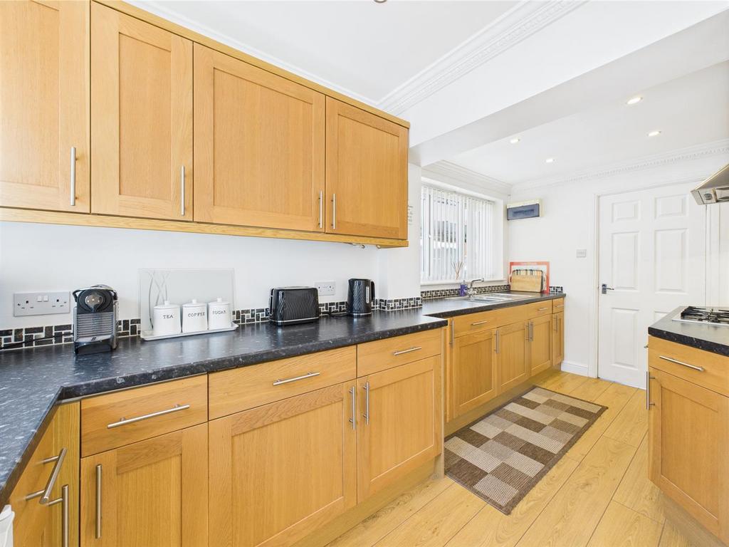 Kitchen: