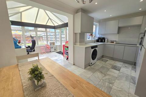 32 Sterling Road, Queenborough, ME11 5BY