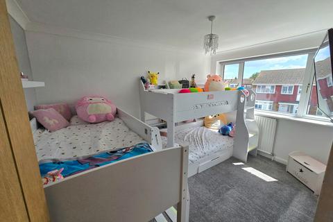 32 Sterling Road, Queenborough, ME11 5BY