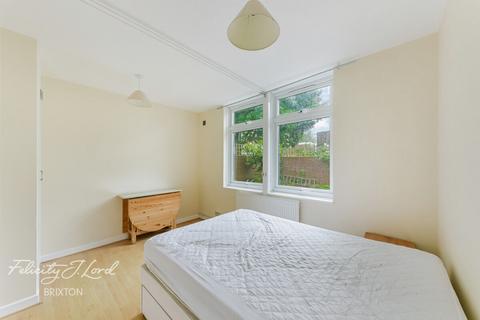 3 bedroom maisonette for sale, Patio Close, Clarence Avenue, London, SW4