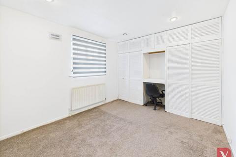 undefined, Kestrel Way, Luton LU4