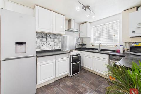 54 Kestrel Way, Luton, LU4 0UD