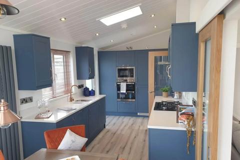 undefined, Swindon, Wiltshire, SN25