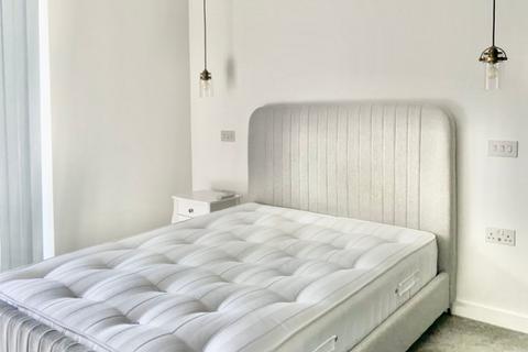 2 bedroom apartment to rent, Gauging Square, London E1W
