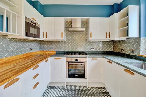 3 bedroom terraced house to rent, Kensal Road, Bristol BS3