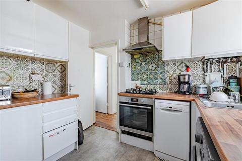 3 bedroom apartment for sale, Kingswood Street, Brighton