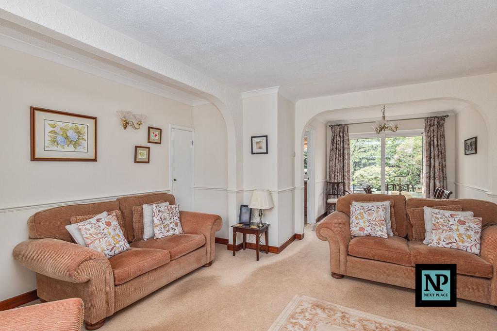 Lounge /Dining Room