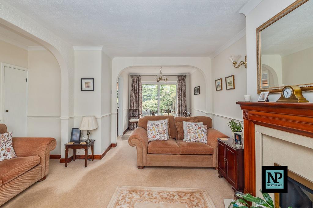 Lounge /Dining Room