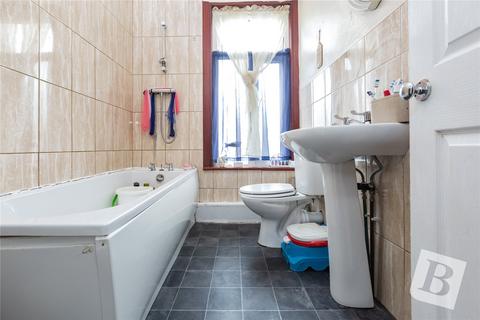 3 bedroom end of terrace house for sale, Vine Street, Romford, RM7