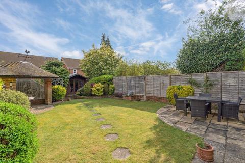 3 bedroom terraced house for sale, Rowan Close, Beaconsfield HP9