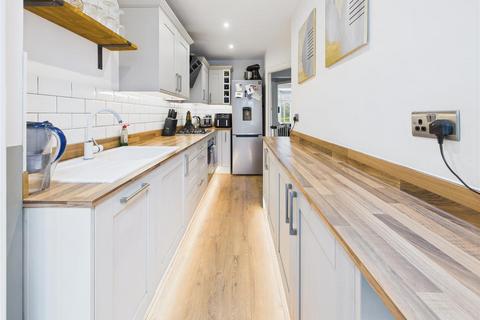 93 Speer Road, Thames Ditton, KT7 0PT