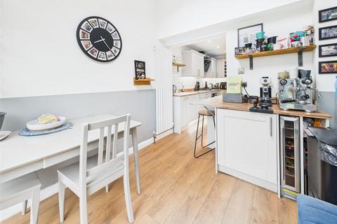 93 Speer Road, Thames Ditton, KT7 0PT