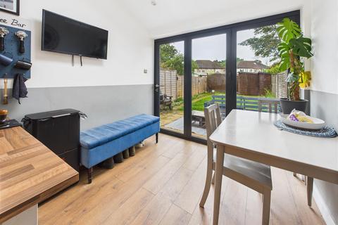 93 Speer Road, Thames Ditton, KT7 0PT
