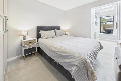 93 Speer Road, Thames Ditton, KT7 0PT