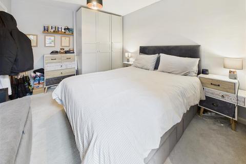 93 Speer Road, Thames Ditton, KT7 0PT
