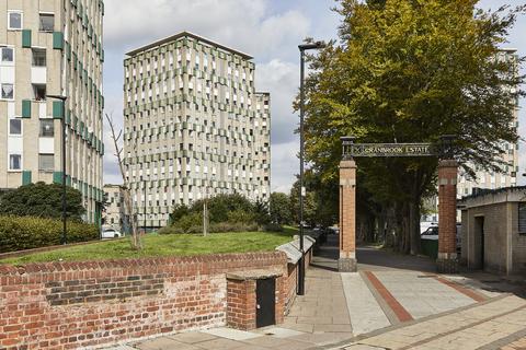 2 bedroom flat for sale, Offenbach House, Offenbach House, Mace Street, London E2