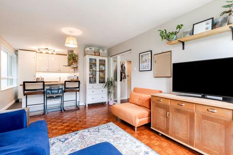 2 bedroom flat for sale, Lovelace Road, Surbiton KT6
