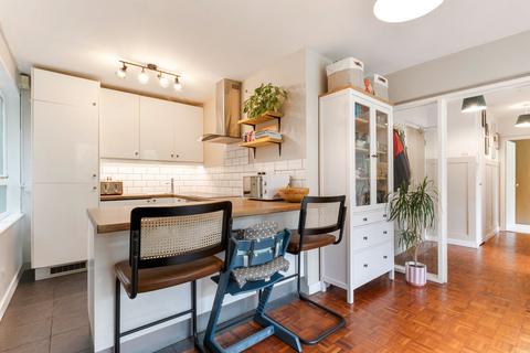 2 bedroom flat for sale, Lovelace Road, Surbiton KT6