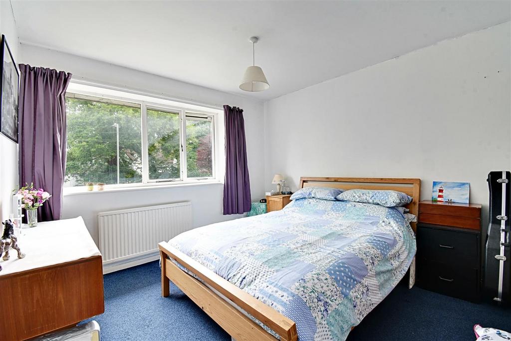 Bedroom 1 1.jpg