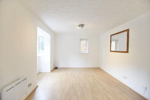 1 bedroom flat to rent, Harrier Way, Beckton, E6