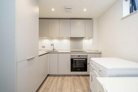 1 bedroom flat for sale, Chiswick High Road, London W4