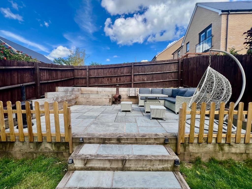 Wyatt Close - Rear 3.jpg