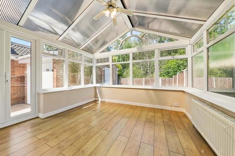 3 bedroom semi-detached house for sale, Oakdene Way, Leeds, LS17