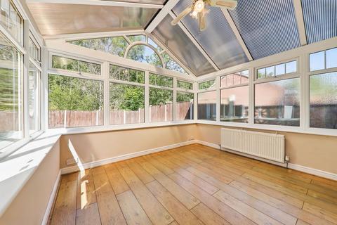 3 bedroom semi-detached house for sale, Oakdene Way, Leeds, LS17