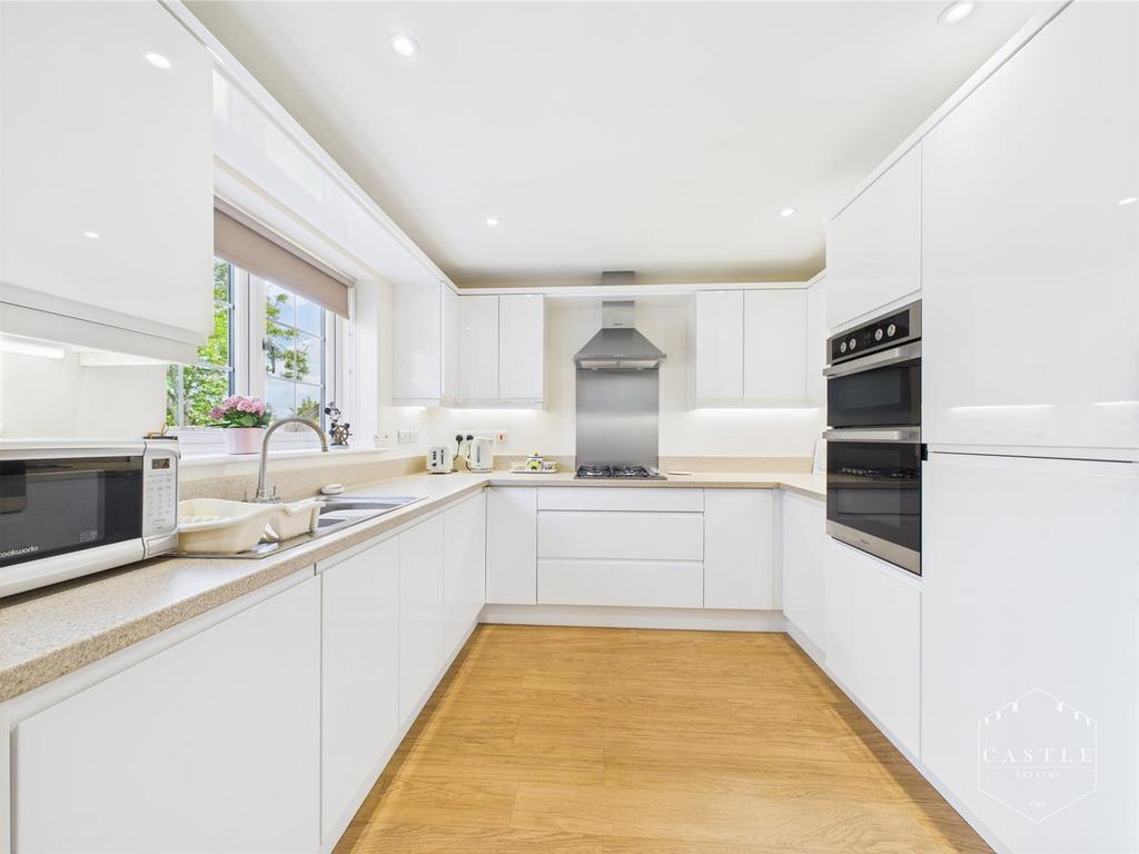 Dining kitchen