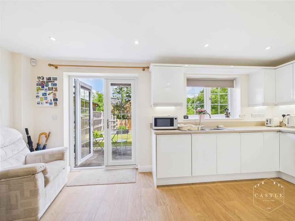 Dining kitchen