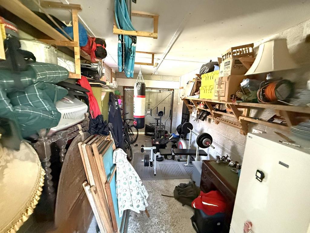 Garage.jpeg