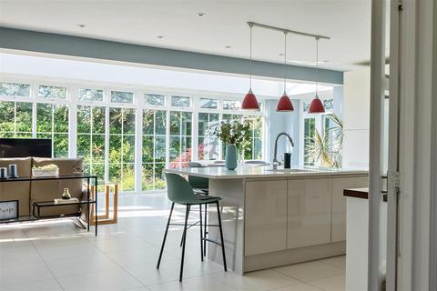 4 bedroom detached house for sale, The Ridings, East Horsley